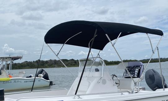 Bateau à console centrale pour la pêche 🐠 et le divertissement 🍾 à Palm Coast