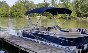 2021 Avalon Pontoon Lounger with Bluetooth Sound, 200HP in Portage, Michigan