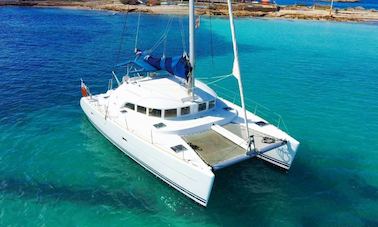 38’ Lagoon Catamaran Charter In Miami, Florida