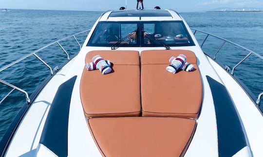 MARQUIS 50' AVEC L'ÉQUIPAGE D'UN SUPERYACHT À PUERTO VALLARTA