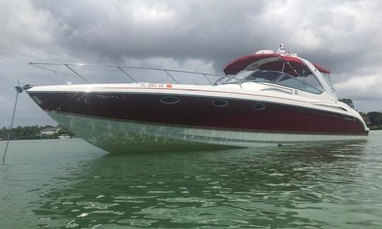 Un yacht de croisière à cabine Formula SS de 37 pieds pour explorer Fort Myers et ses environs !