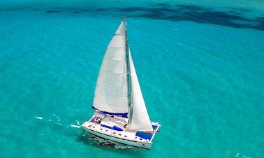 Charter this  53ft Cruising Catamaran for a Boat Party in Cancún, Quintana Roo