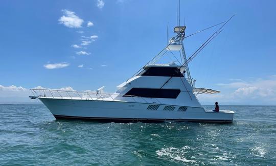 Yacht de pêche de luxe Hatteras Sportfisher 65 pieds à louer à Jacó