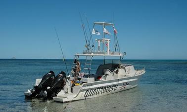 Excursions de pêche passionnantes sur un bateau semi-cabine de 34 pieds avec 2 capitaines à bord à Nosy Be, Madagascar