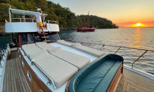 2021 Sailing Gulet for 4 people to cruise in Muğla