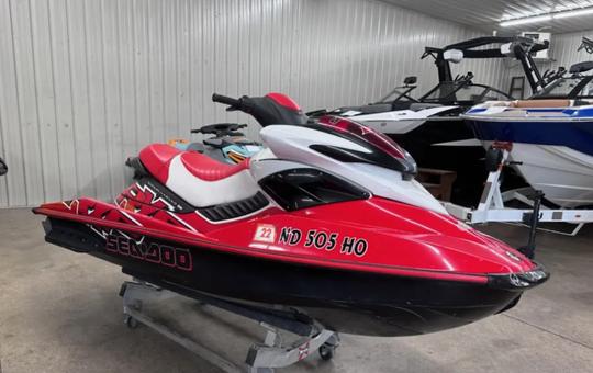 Bote y remolque Seadoo RXP Jetski con capacidad para 2 personas, Smith Mountain Lake, Virginia