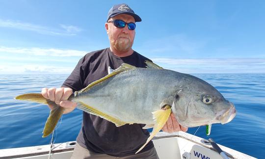 Barco de pesca esportiva Rodman 1250 Fisher Pro de 42 pés