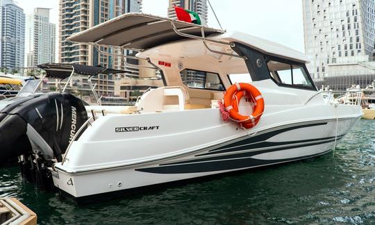 Location d'un bateau de 36 pieds à Dubaï avec capitaine et équipage (yacht Silver Craft pour 10 personnes)