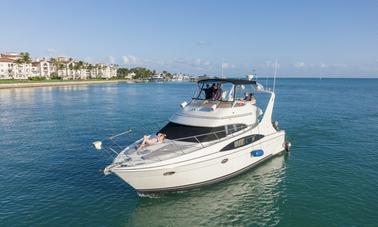 Yate Flybridge de lujo Carver de 48 pies en Miami Beach