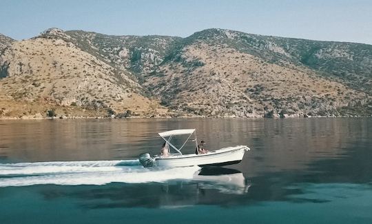 Rent Betina 500 Powerboat in Bol Croatia