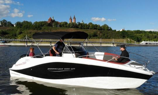 Réservez le Barracuda 686 WA équipé d'un Mercury SeaPro de 200 CV à Kotor, au Monténégro