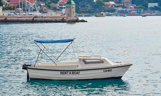 Rent the white 16ft Ven501k Powerboat in Bol