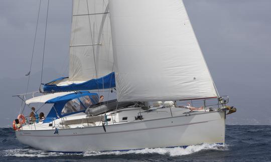 Beneteau Cyclades 50.5 A melhor experiência de navegação local e joias escondidas em Atenas, Grécia