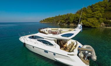 Azimut 43 Fly Motor Yacht Rental in Neos Marmaras