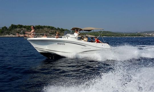 Alquiler de barcos Jeanneau Cap Camarat 7.5 CC Series 2 desde Split, Croacia