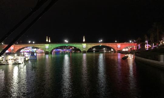 Pontón de autobús de 27 pies/en alquiler en Lake Havasu City