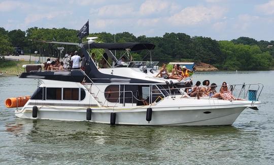 WHISKEY DANGER-Second Largest Luxury Rental Yacht Lake Lewisville-4 Hour Minimum