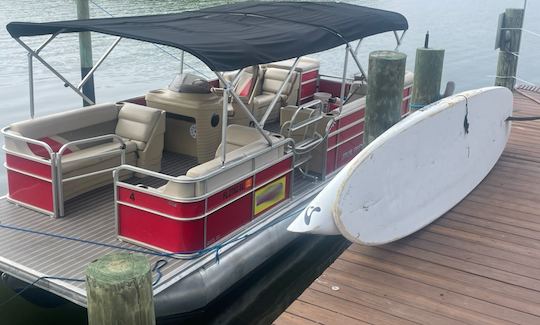 Bateau Tritoon de loisirs en kraft de 25 pieds à louer à Gulfport/St Pete Beach