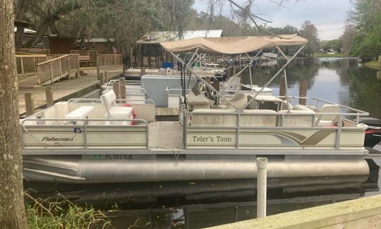 Sweetwater 22ft Pontoon in Lake Wales