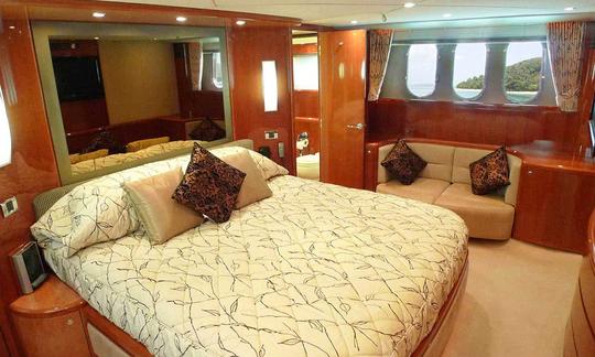 Sanook - Iate a motor Princess 75 Flybridge em Phuket