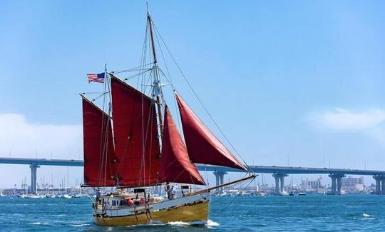 Ketch de style viking de 85 pieds avec capitaine et équipage licenciés par l'USCG à Mission Bay 