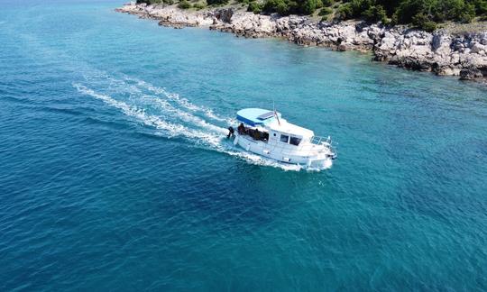 Visite privée en bateau de 28 minutes Majama Pomenić à Punat-Kroatia