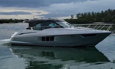 Alquile un Cruiser Cantius de 50 pies para hasta 6 pasajeros en Sarasota