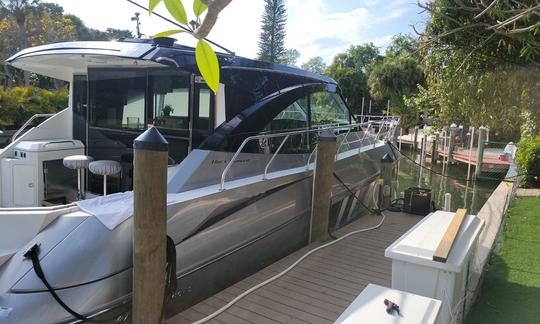 Louez un bateau sans équipage jusqu'à 13 ! Cruiser Cantius de 50 pieds dans la région de Siesta Key/Sarasota