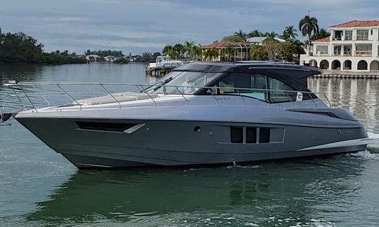 Louez un bateau sans équipage jusqu'à 13 ! Cruiser Cantius de 50 pieds dans la région de Siesta Key/Sarasota