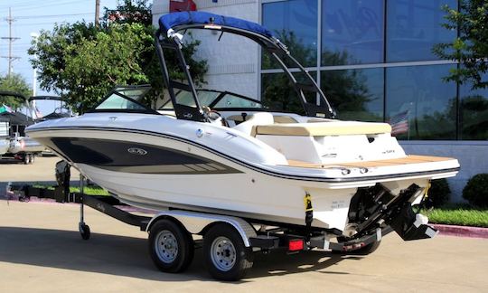 20' Sea Ray Deck Boat - Lake Minnetonka Fall Special $125/hour