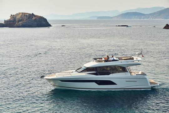 Alquiler del yate a motor Beneteau Prestige 520 en la Costa Azul, Francia