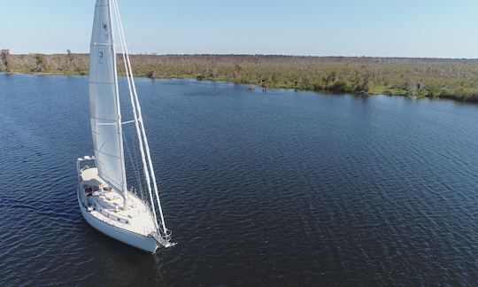 ¡Navegando por el lago Pontchartrain con el velero Shannon de 52 pies!