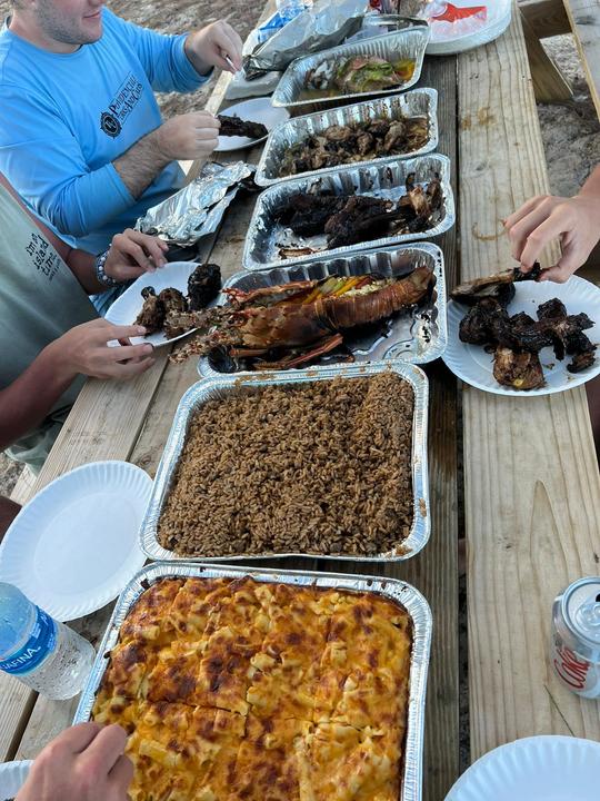 Déjeuner barbecue privé d'une journée sur la plage, plongée avec tuba et excursion touristique