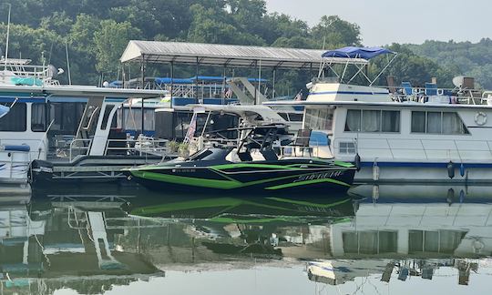 Location de bateau de surf Supreme ZS232 à Nashville ou dans les lacs environnants !