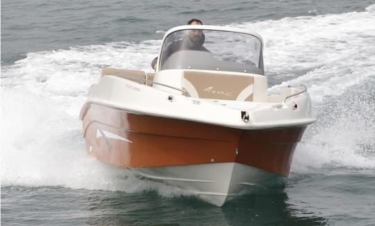 Lancha a motor Nireus 530 de 18 pies con motor de 150 hp en alquiler en Tsilivi - zakynthos