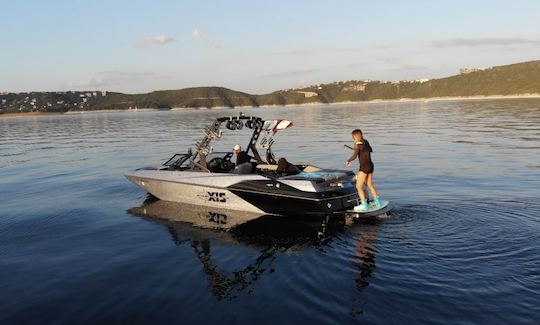 **Expérience de wakesurf 5 étoiles sur le lac Travis ! **