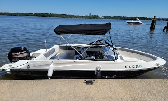 Sunny Days, Smooth Waves - Bayliner Bowrider for a nice cruise in DC Waters!