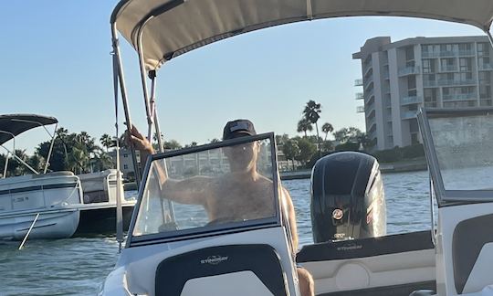 BOAT FUN IN THE SUN - Stingray Fun