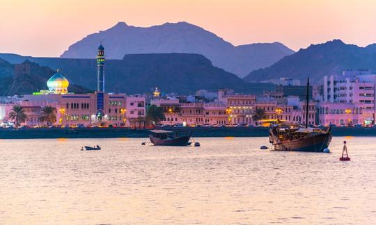 ¡Viaje de 2 horas al atardecer en Muscat, Omán!