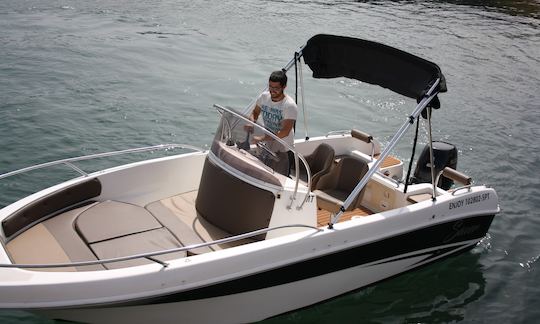 Saver 580 Powerboat for rent in Setúbal