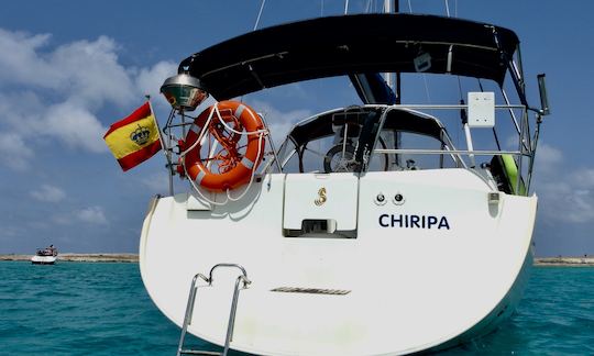 Chiripa Oceanis 331 Sailing Yacht Rental in Marbella, Andalucía