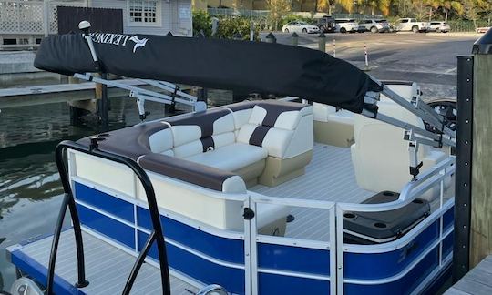 Luxury Pontoon Cruise in Tampa, Saint Pete, Clearwater, Tierra Verde