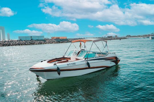 VIP Speedboat Rental - 2024 Year Yacht In Dubai - 8 PAX