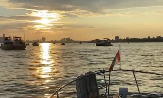 28' Sea Ray Yacht in Toronto, Ontario