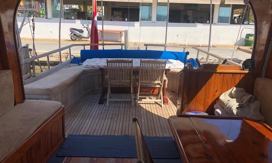 Location privée de goélette à 2 cabines pour une excursion quotidienne en bateau à Bodrum, Muğla