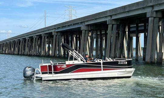 Fun boat to cruise with the family while in vacation