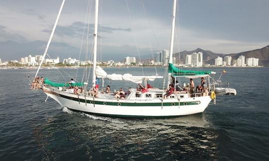 Classic Formosa 51 Sailing Boat Rental in Santa Marta, Magdalena