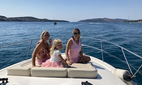 Boat Charter Jeanneau Prestige 34 in Split Croatia