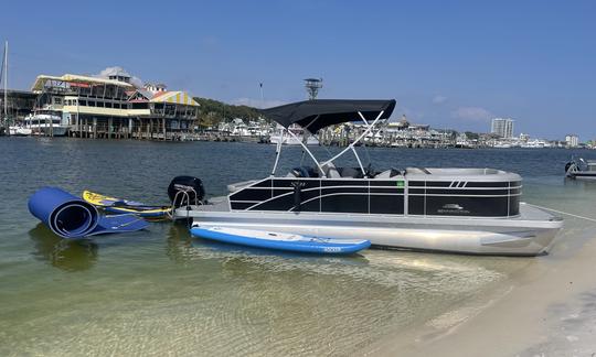 Bennington 22ft Pontoon Rental in Destin, Florida