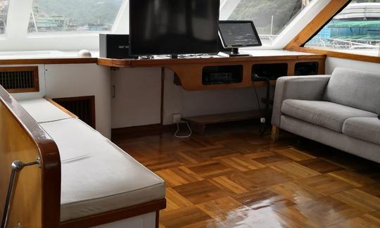 65ft Motor Cruiser for Charter in Hong Kong Island